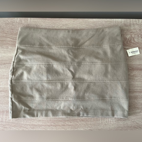 NWT Aeropostale Bandage Stretchy Mini Skirt - Picture 2 of 5